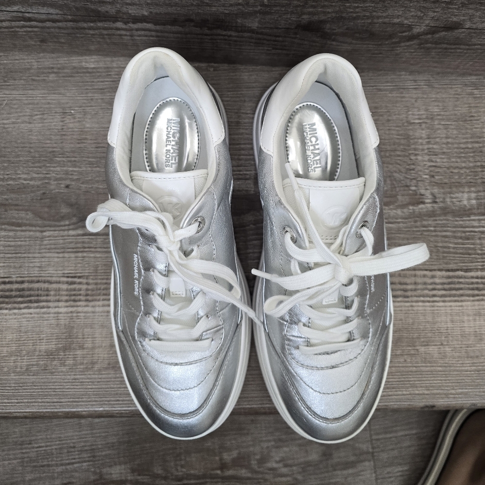 Michael Kors Women's silver and White platform Sneakers size 7.5 - Picture 3 of 9